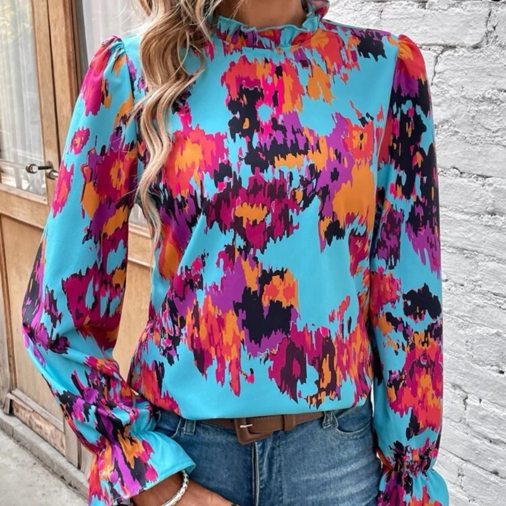 New ALLOVER print long sleeve top - Picture 2 of 7